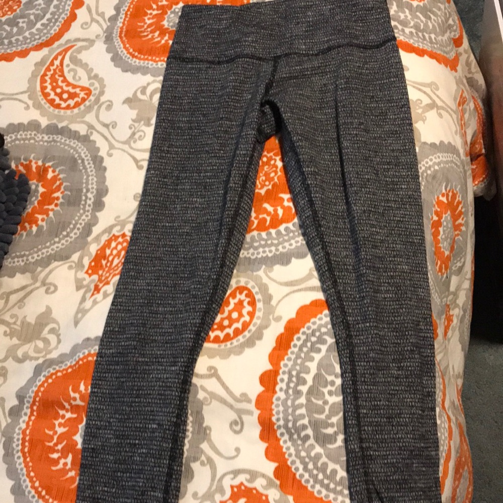 Lululemon wunder under size 4